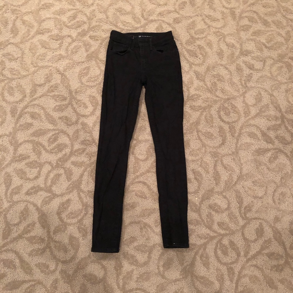 levi’s high waisted black jeans